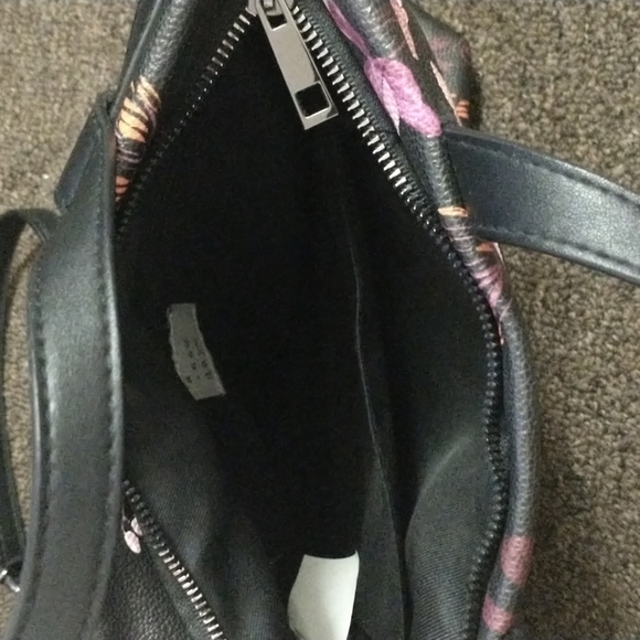 Purse - Picture 3 of 4